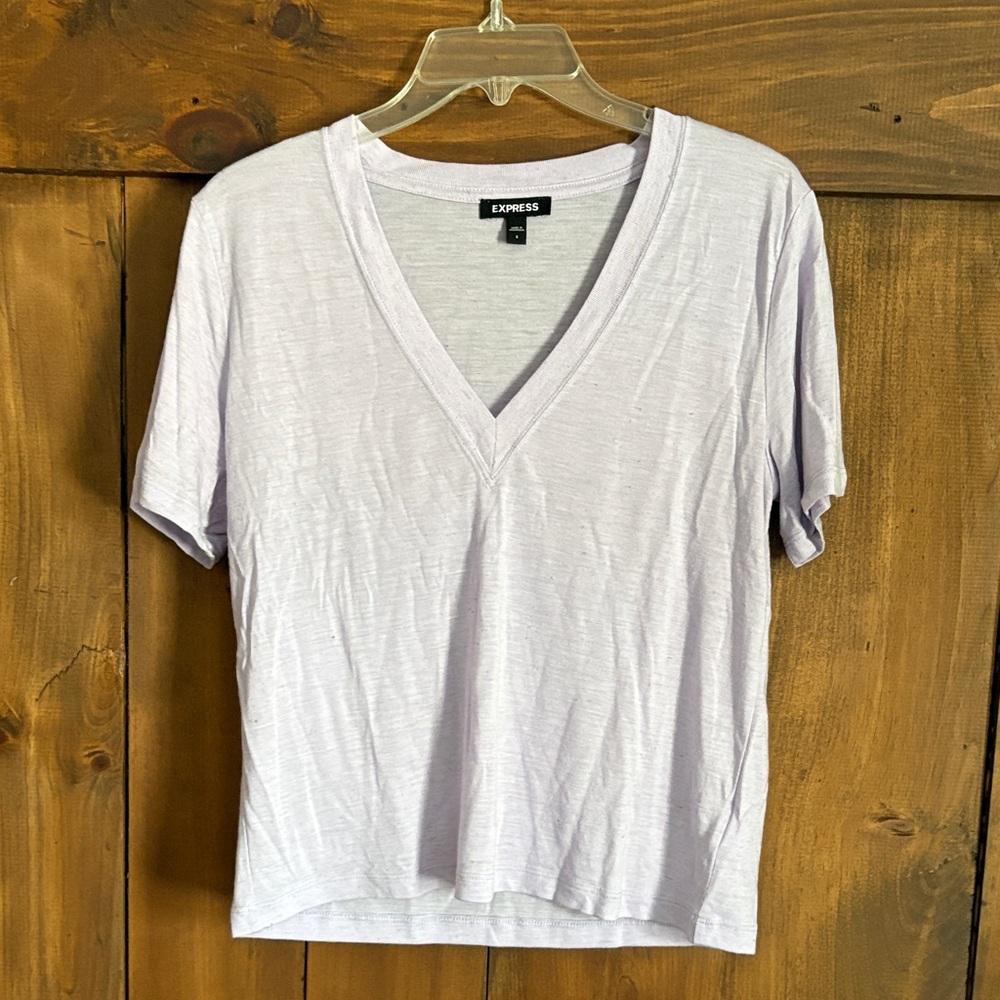 Express Women's Lavender V-Neck Short Sleeve Top